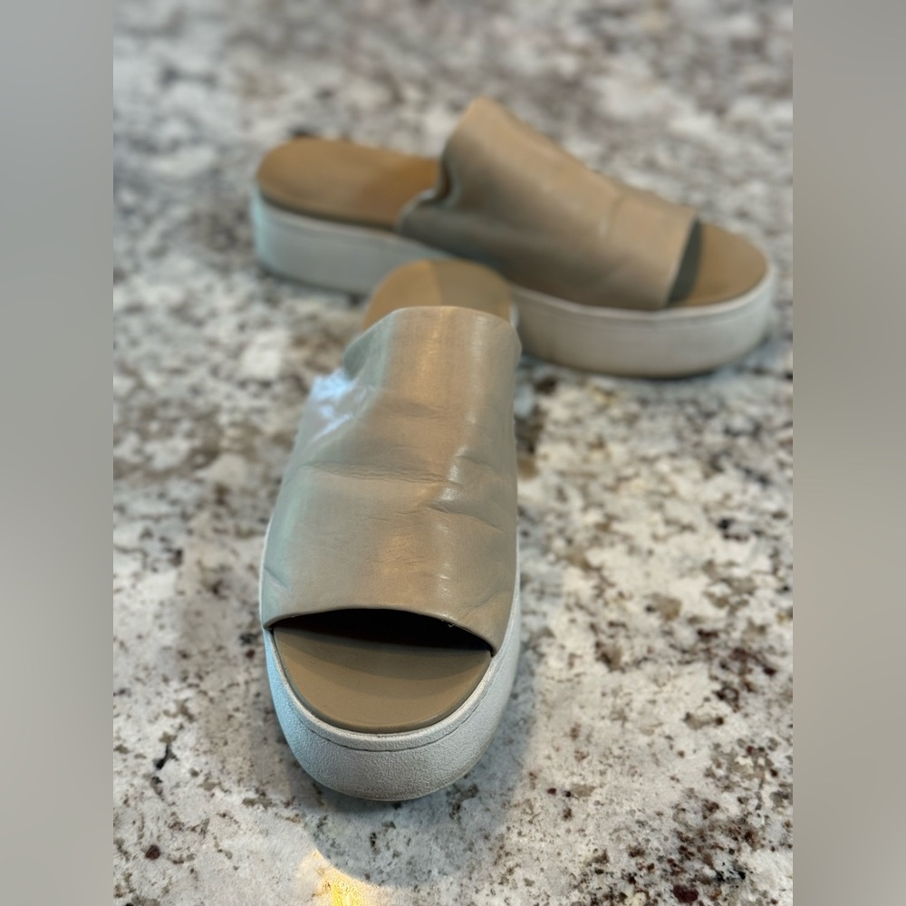 Women's Taupe‎ Slide Platform Sandals